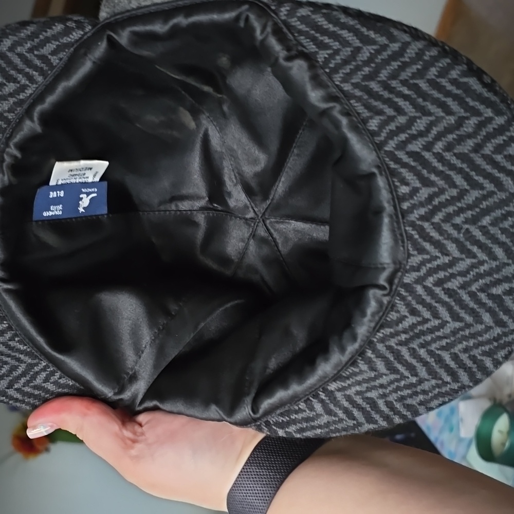 KANGOL Charcoal and Black Cap With Earflaps - Picture 3 of 4